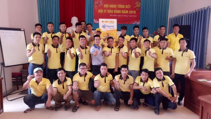 Anh em thợ thạch cao Cao Bằng và Hòa Bình ấn tượng trước tính năng ưu việt của tấm Thạch Cao Habito siêu cứng chắc