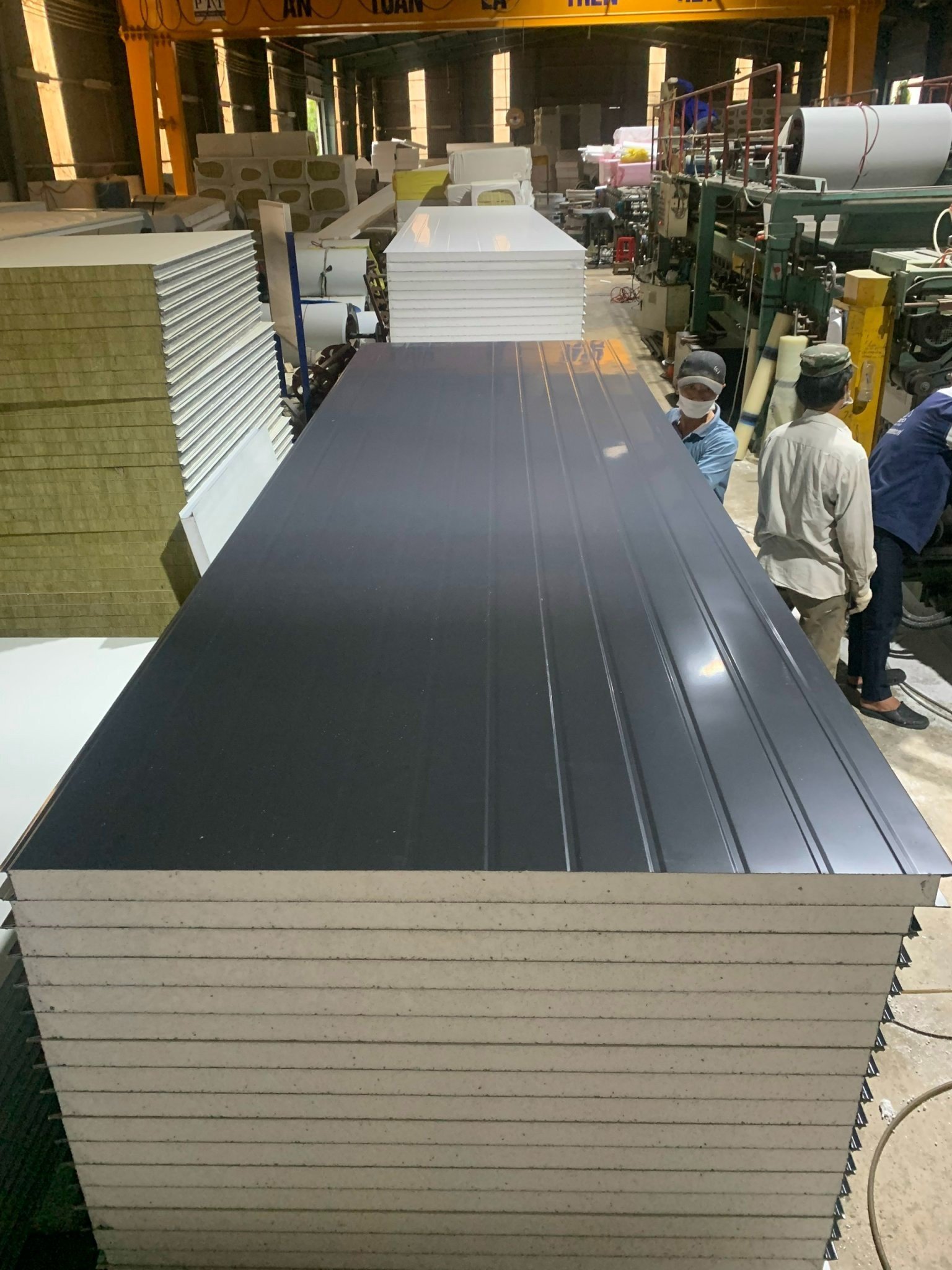 Báo giá vách ngăn cách nhiệt chống nóng giá rẻ, tốt nhất 2025