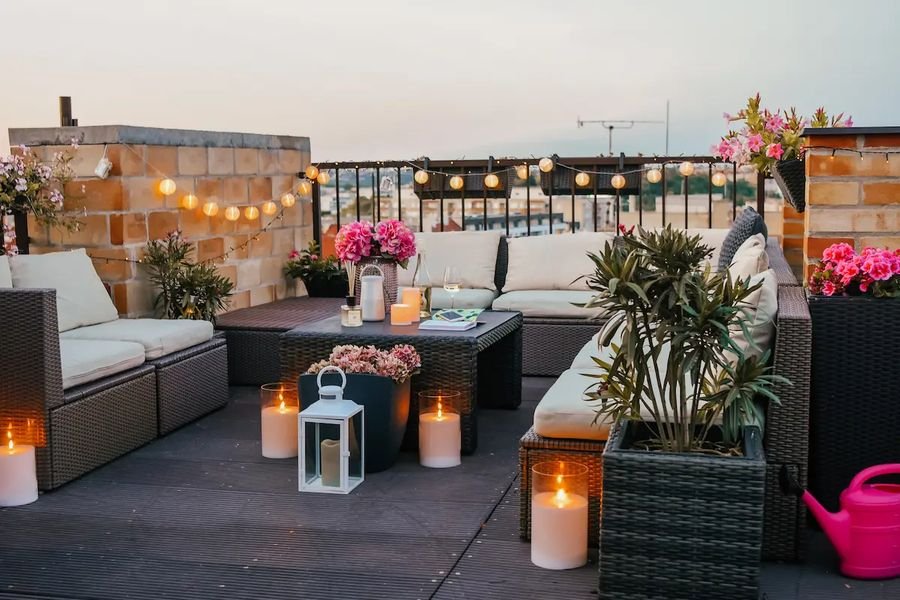 Trang trí ban công bằng đèn LED