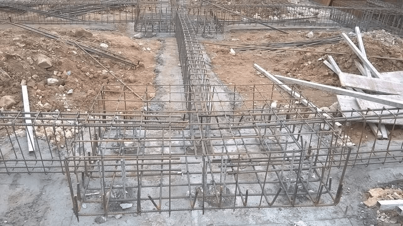 Các đầu thanh thép dầm được bẻ móc vuông góc 90 độ 