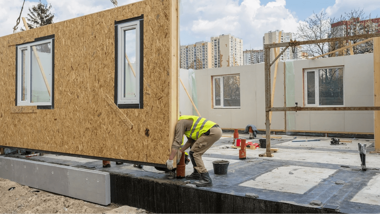 Chi phí xây dựng phần thô cho nhà 2 tầng thường chiếm tỷ trọng lớn trong số các hạng mục