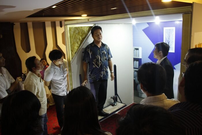 tham dự coffe talk trần thạch cao vĩnh tường