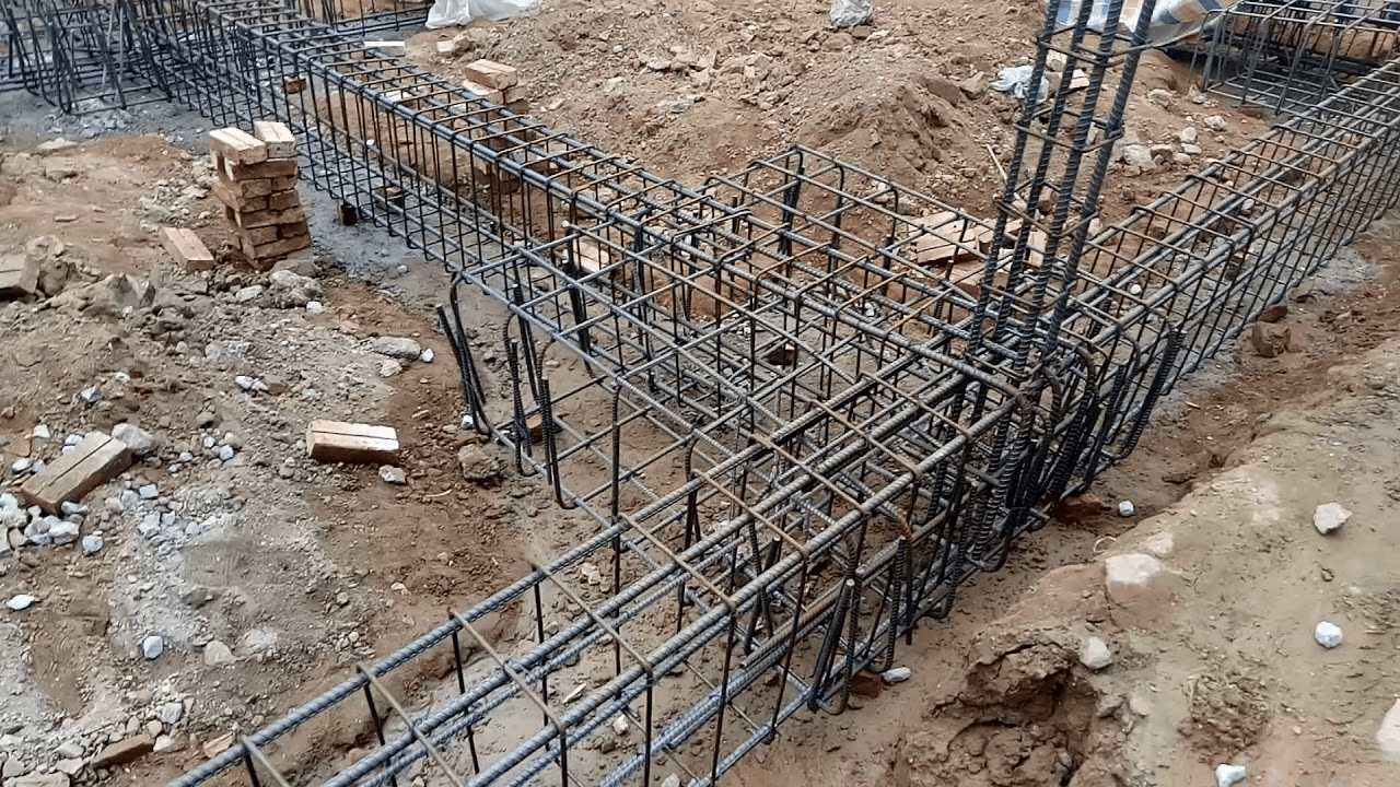 Đội ngũ thi công cần lưu ý bố trí mật độ thép dày hơn ở vùng gối cột 