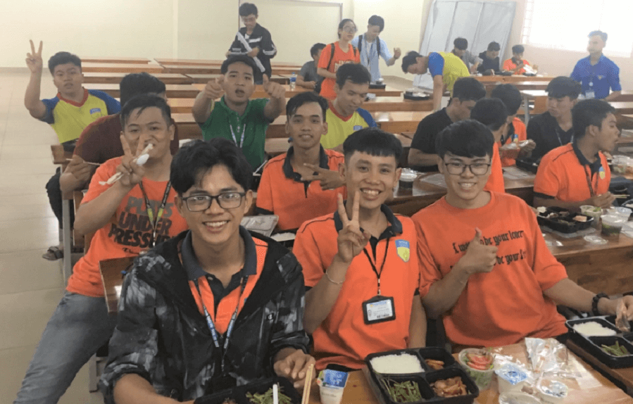 Những phút giây thư giãn và cùng dùng cơm trưa với chương trình