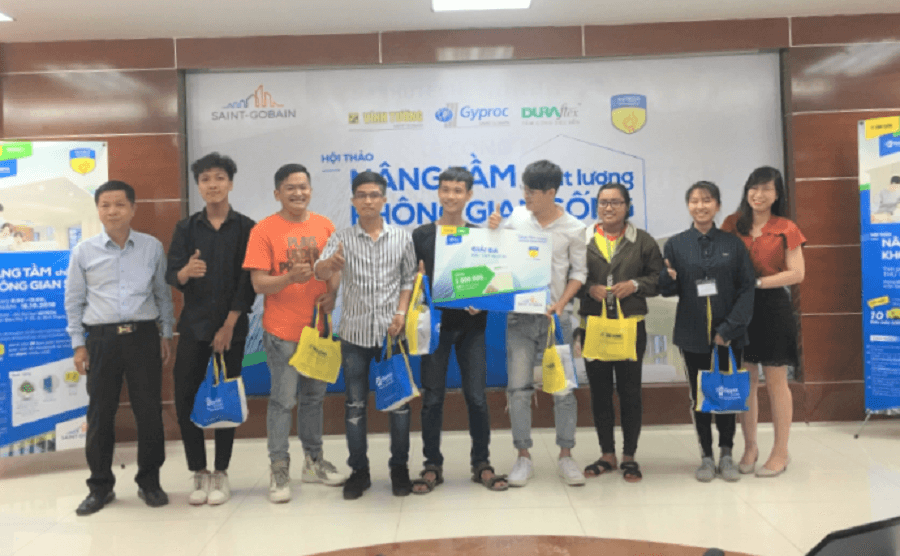 Nhóm đạt giải ba