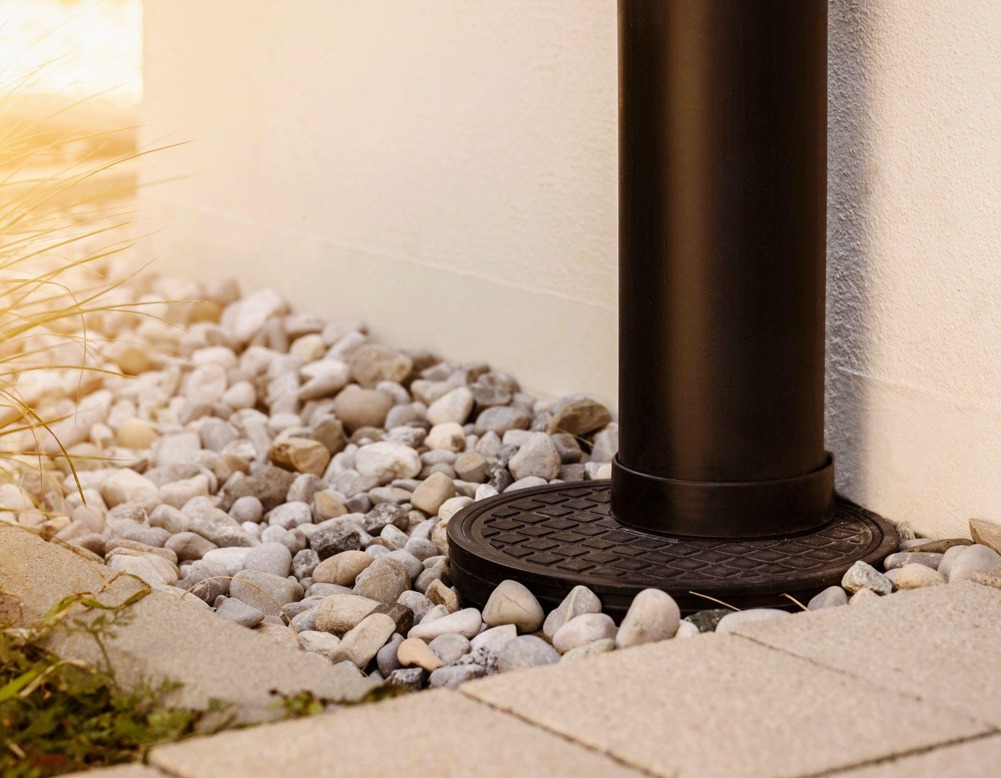 Kết hợp xử lý cửa và hệ thống thoát nước giúp nâng cao hiệu quả chống nước mưa (Nguồn: Internet)