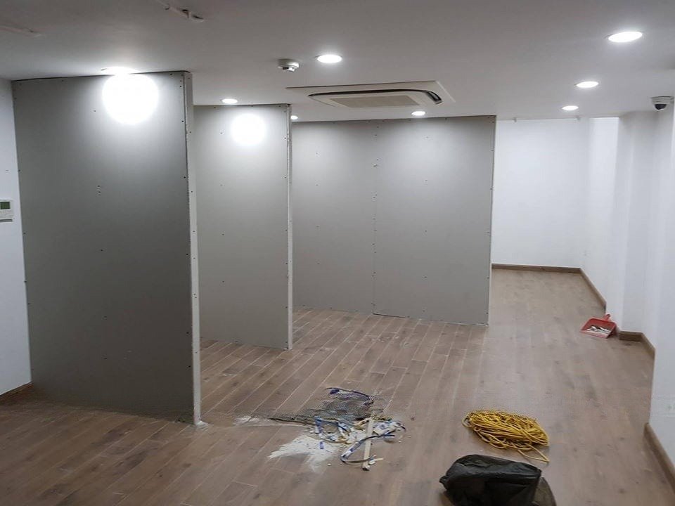 Vách ngăn điều hòa thông minh nhà ở giúp tối ưu hóa hiệu quả sử dụng năng lượng, duy trì nhiệt độ ổn định và mang đến sự tiện lợi cho không gian sống 