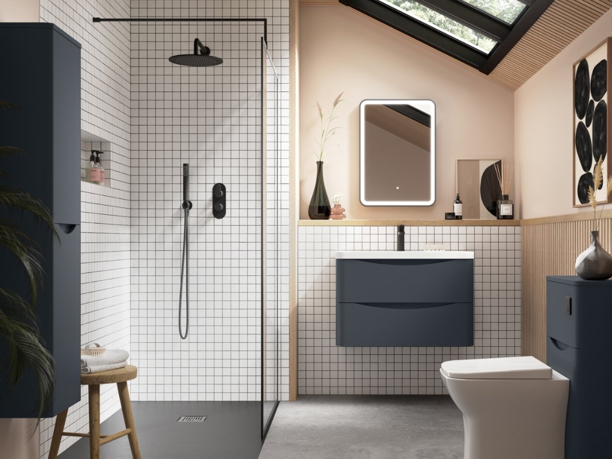 Mẫu nhà vệ sinh nhỏ đẹp có vòi sen đứng