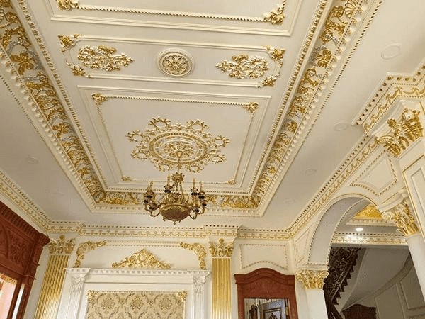 Mẫu trần thạch cao tân cổ điển với phào chỉ trang trí đẹp, bắt mắt cho biệt thự