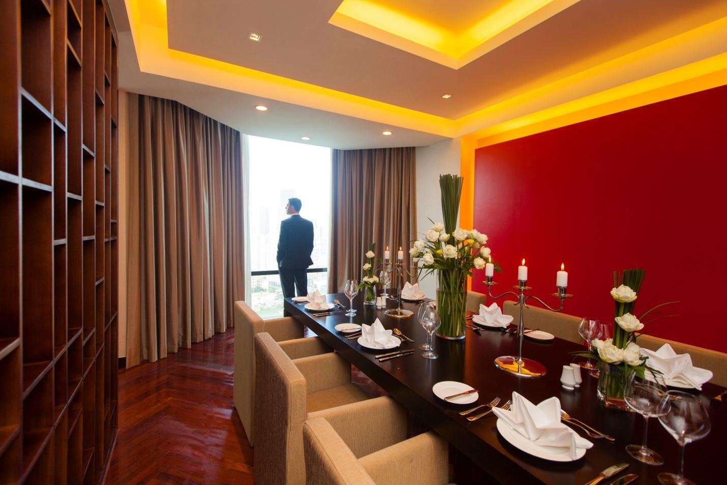 Mẫu trần thạch cao cho văn phòng kiểu dáng sang trọng