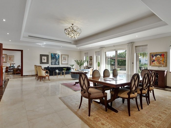 Thêm một mẫu trần được trang trí bằng đèn led chìm, nhưng được giật cấp nhẹ