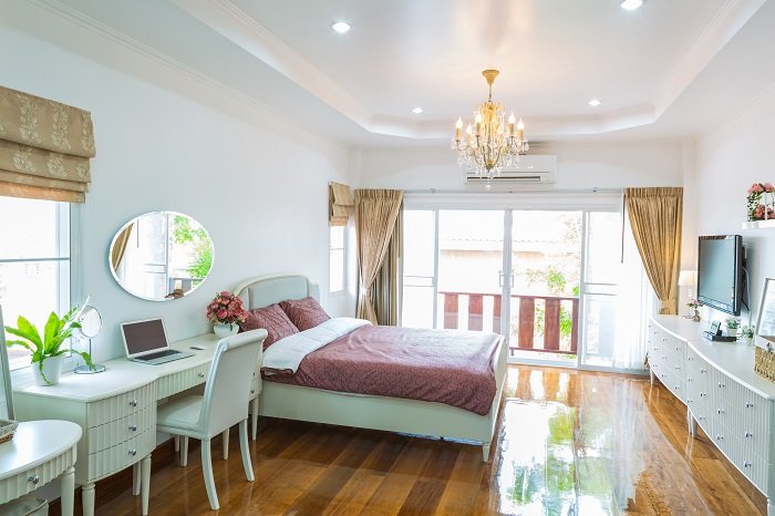 Mẫu trần phòng ngủ giật 4 góc nhẹ