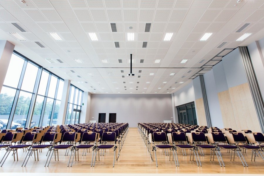 Mẫu trần thạch cao cho văn phòng rộng rãi