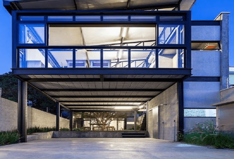 Nhà khung thép hay còn gọi là nhà tiền chế với kết cấu chính được làm từ thép