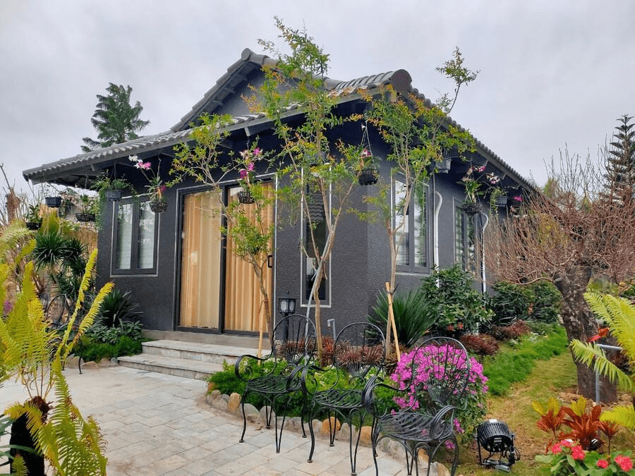 Mẫu nhà lắp ghép tấm panel nổi bật với khả năng cách nhiệt, cách âm hiệu quả và thi công nhanh, là lựa chọn lý tưởng cho cả nhà ở lẫn công trình tạm