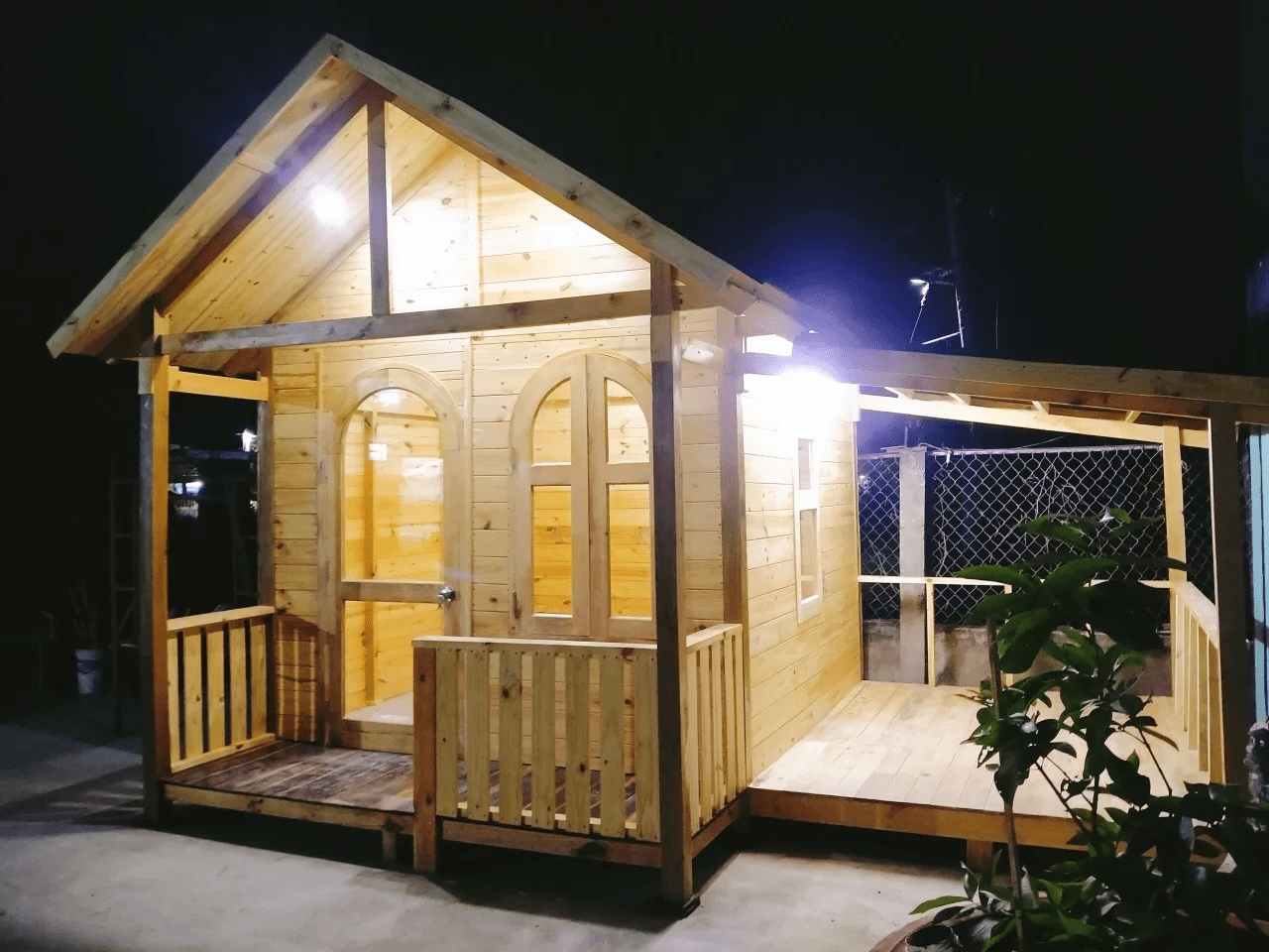 Mẫu nhà cấp 4 lắp ghép 50 triệu với những tấm panel giả gỗ mộc mạc