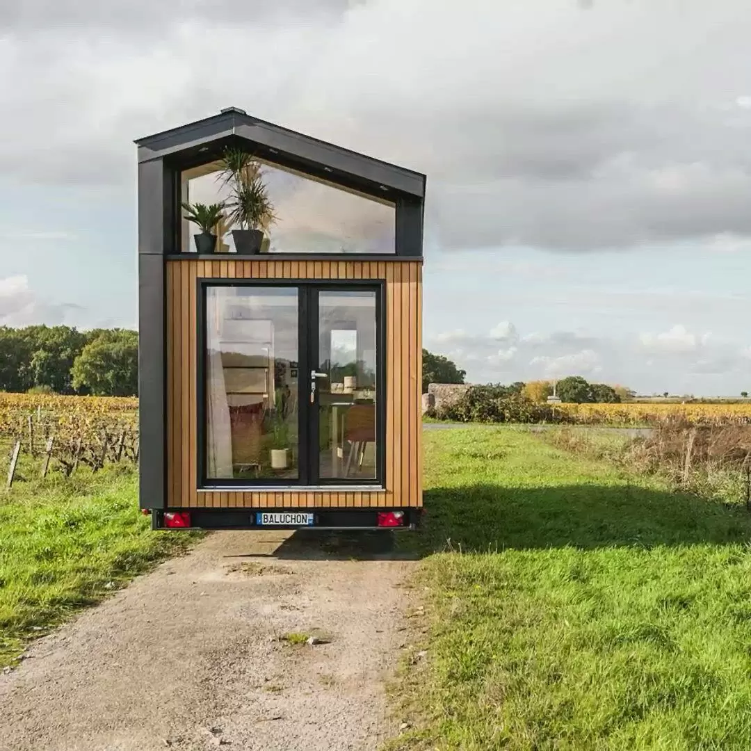 Mẫu nhà lắp ghép 50 triệu thiết kế từ thùng xe ô tô nhỏ gọn, tiện nghi