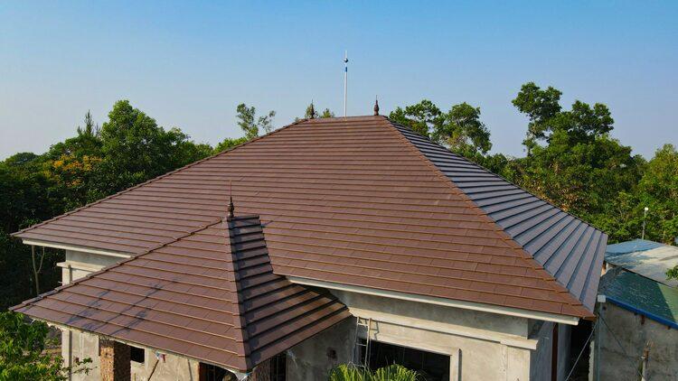 Nhà mái ngói phẳng hiện đại