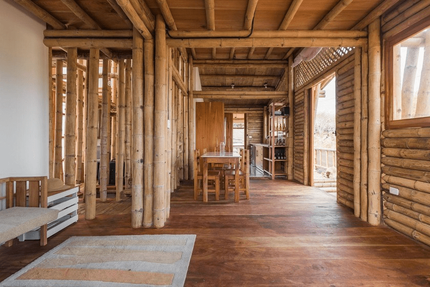 Nhà sàn tre gần gũi với thiên nhiên