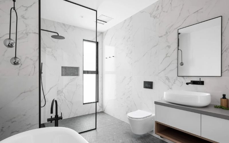 thiết kế nhà vệ sinh và nhà tắm riêng tối giản, tiện nghi