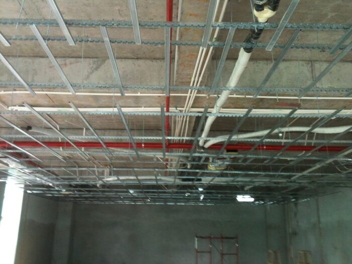 Xây dựng khung xương chất lượng giúp trần thạch cao bền hơn, tuổi thọ đến 25 năm