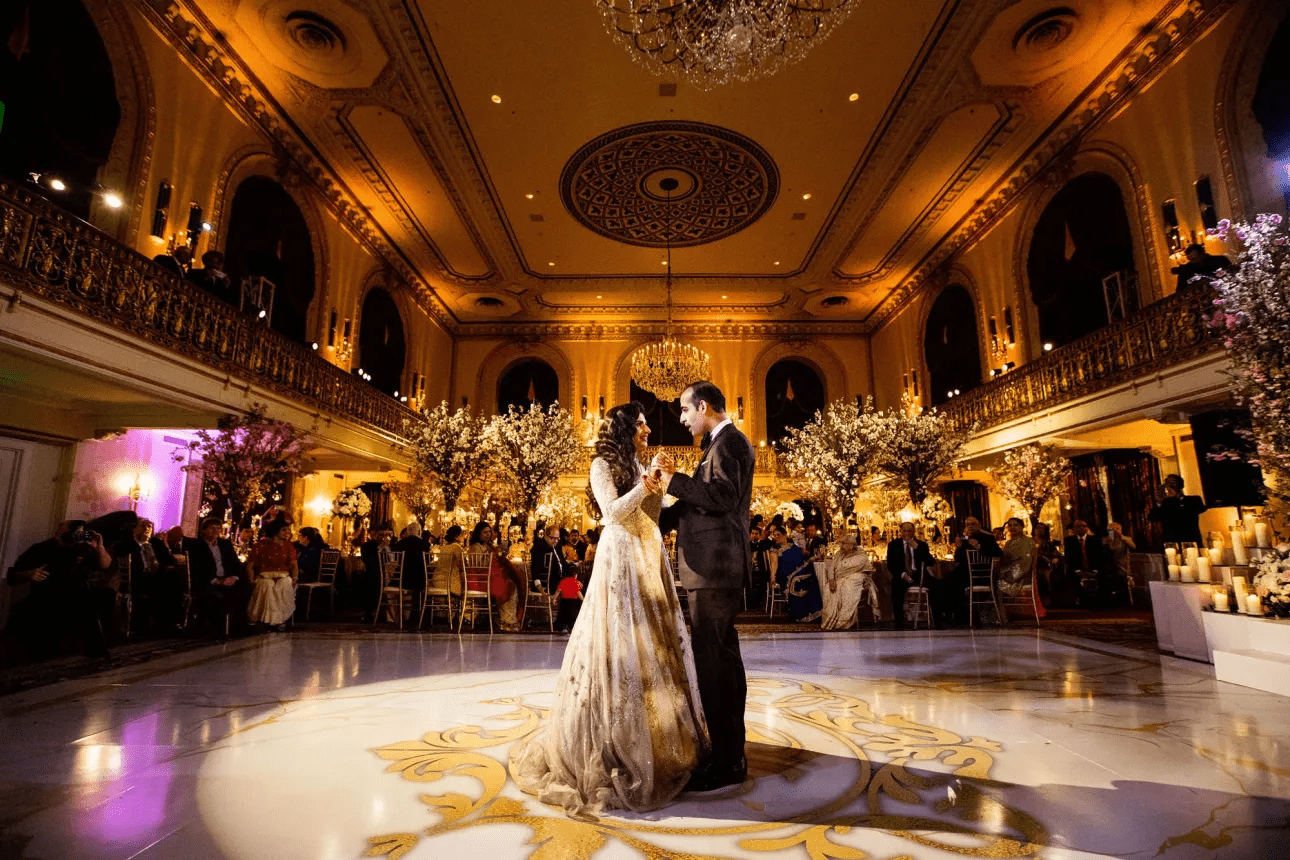 Trần thạch cao phong cách châu Âu cổ điển đậm chất quý tộc 