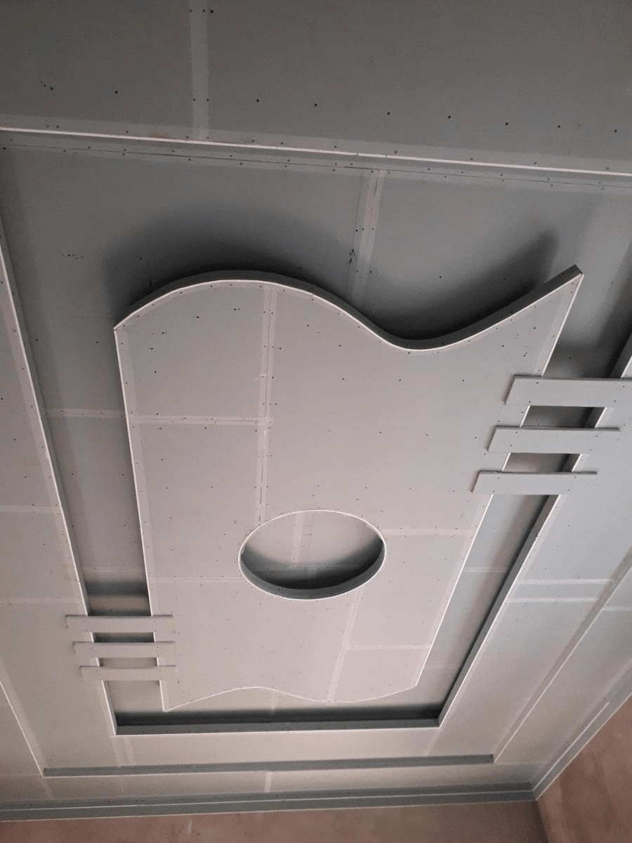 Mẫu trần thạch cao giật cấp