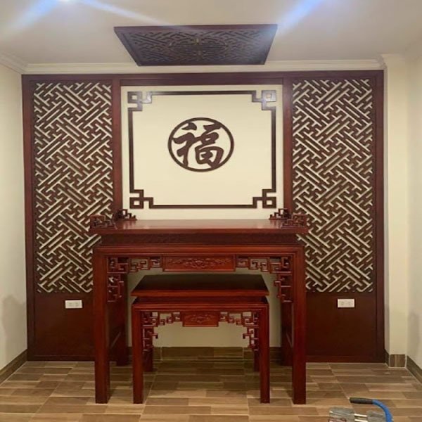 Mẫu vách ngăn phòng thờ chữ Phúc bằng gỗ công nghiệp