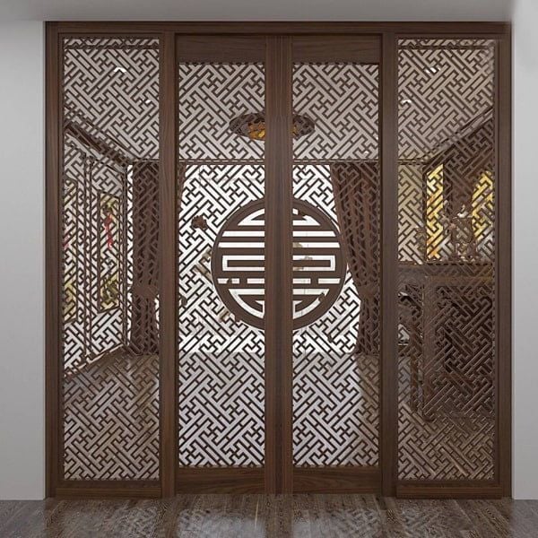 Mẫu vách ngăn hoạ tiết chữ Vạn cho phòng thờ nhà biệt thự