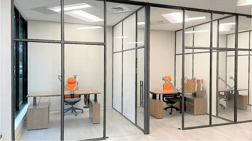 Vách ngăn thạch cao kết hợp kính